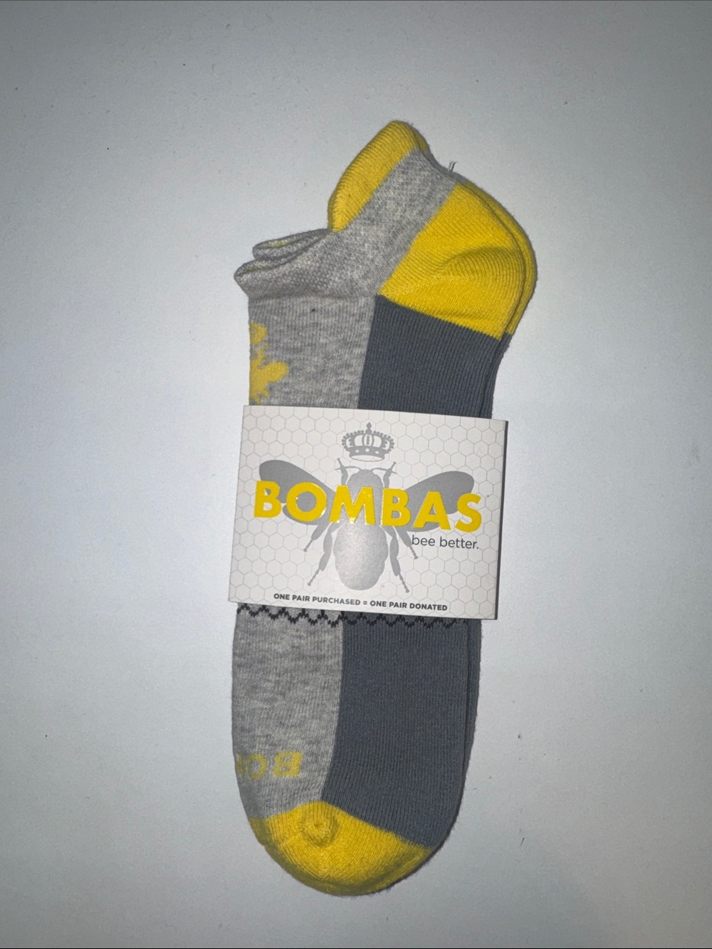Bombas Men’s low-cut Athletic Socks in Gray and Yellow